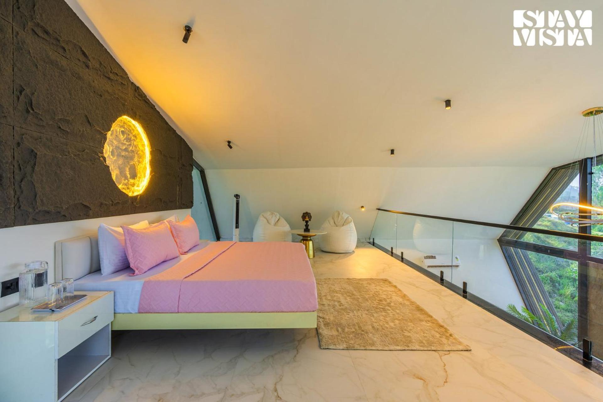 Stayvista At Luna Nova With Outdoor Pool - Раникхет Экстерьер фото